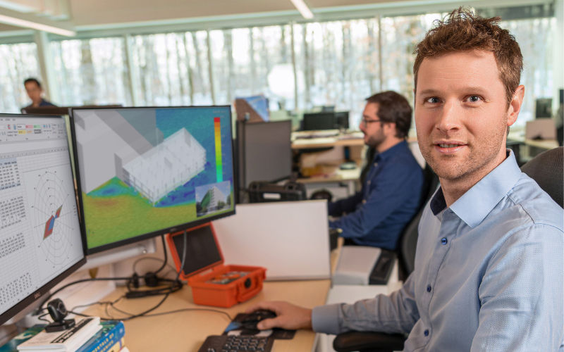 Engineer working CFD simulation