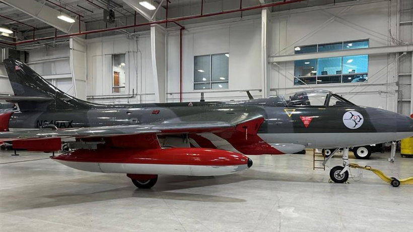 Avion de combat Hawker Hunter 